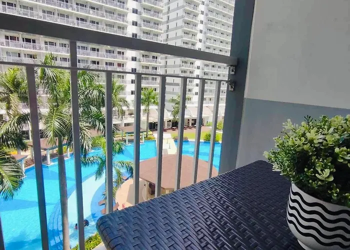 Apartment Aiza's Condotel In Shell Residences Near Moa And Naia